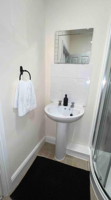 2 Bedroom Apartment With Balcony Oxford Extérieur photo