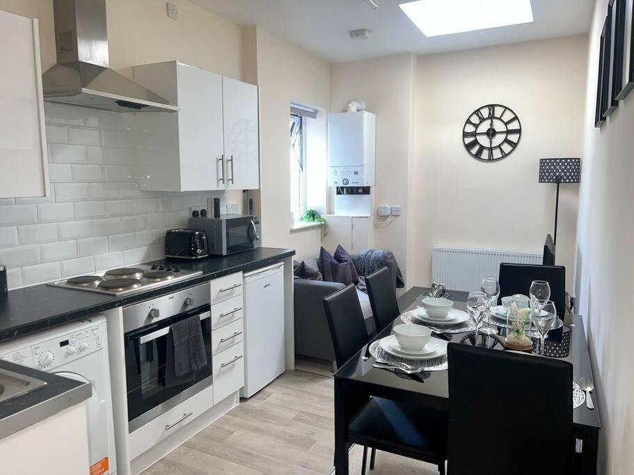 2 Bedroom Apartment With Balcony Oxford Extérieur photo